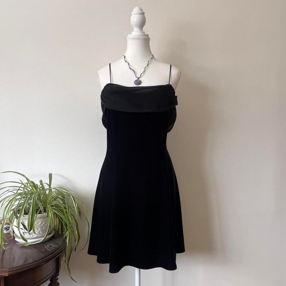 Vintage Betsy & Adam Velvet Mini Dress with Draping Womens size 12P romantic